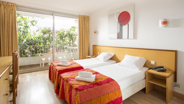 Quarto duplo, 2 camas de solteiro | Roupa de cama