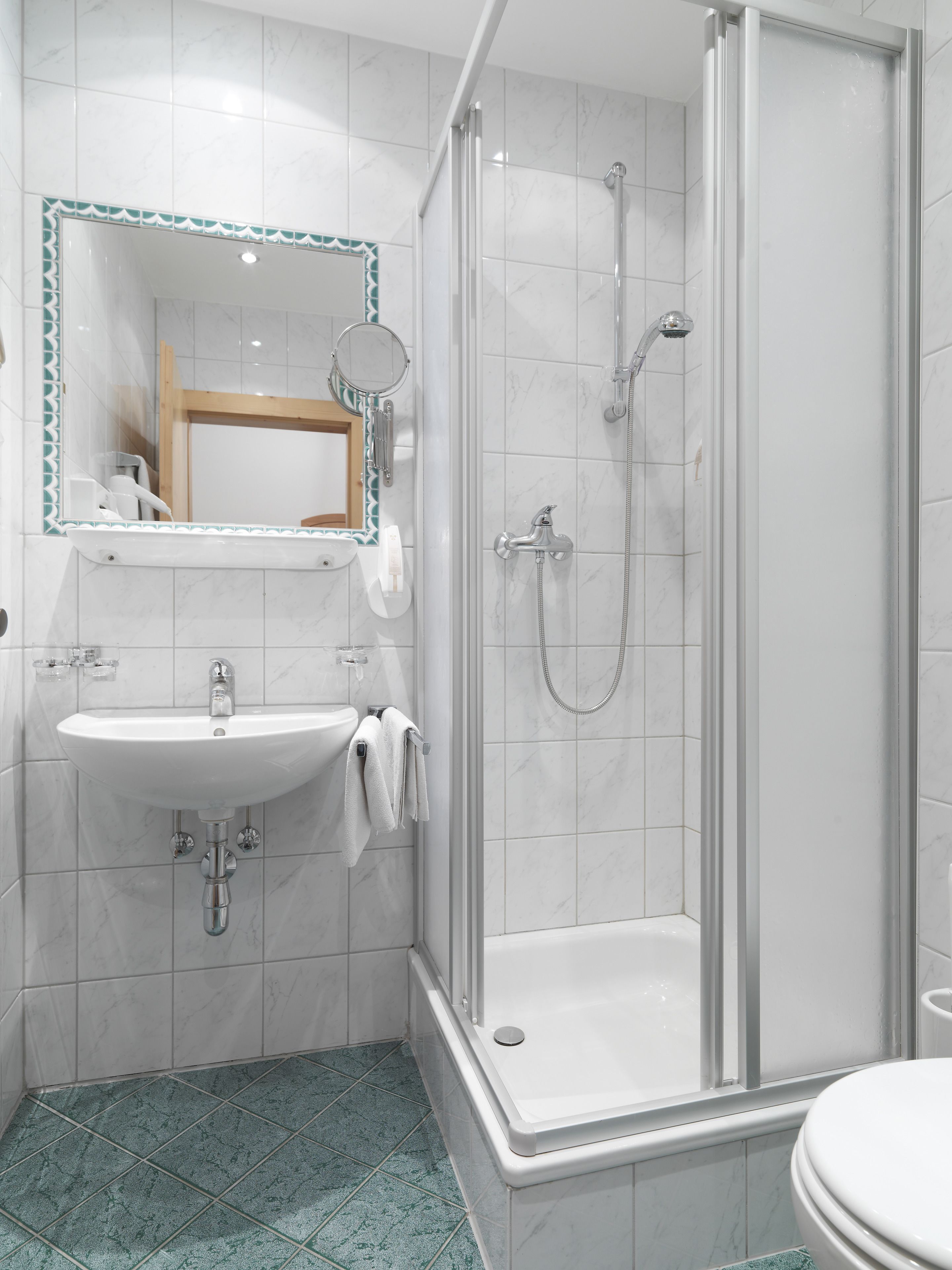 standard double room single use, 1 double bed | bathroom | hair dryer, bathrobes, towels