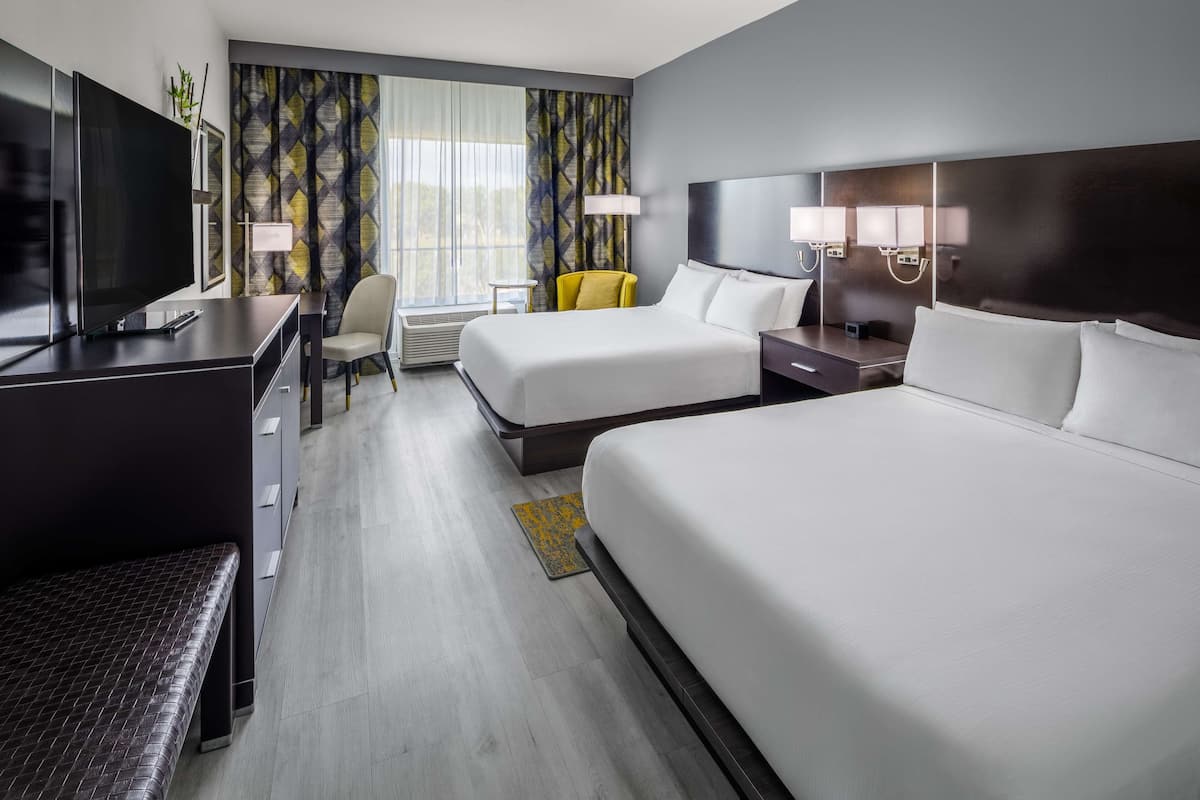 premium bedding, in-room safe, desk, soundproofing