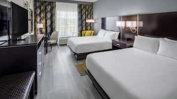 Roupas de cama premium, cofres nos quartos, escrivaninha