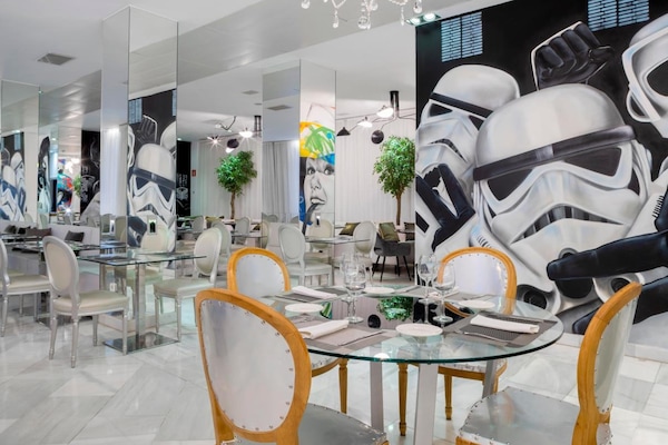 Breakfast, lunch, dinner served; Mediterranean cuisine