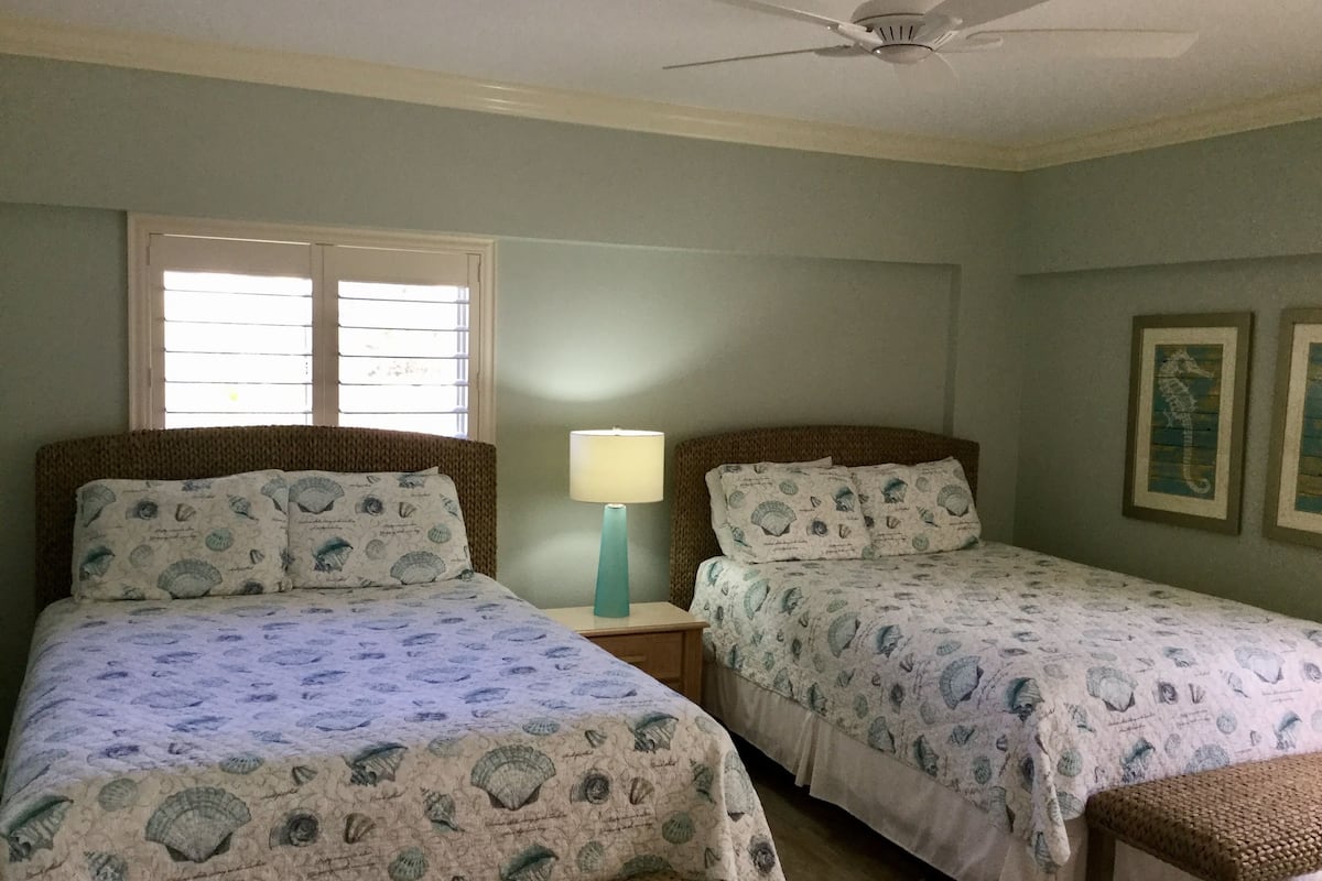 Condo, 2 Bedrooms, 2 Bathrooms | Iron/ironing board, free WiFi, bed sheets, alarm clocks