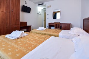 三人房 | 迷你吧、客房內保險箱、折疊床/加床、免費無線上網