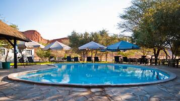 2 outdoor pools, sun loungers