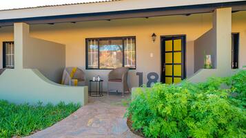 Chambre Standard avec lits jumeaux | Literie de qualité supérieure, coffres-forts dans les chambres