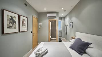 Superior Apartment, 1 Bedroom, 2 Bathrooms | Premium bedding, down comforters, iron/ironing board, cribs/infant beds