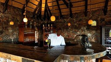 Bar (trong khuôn viên)