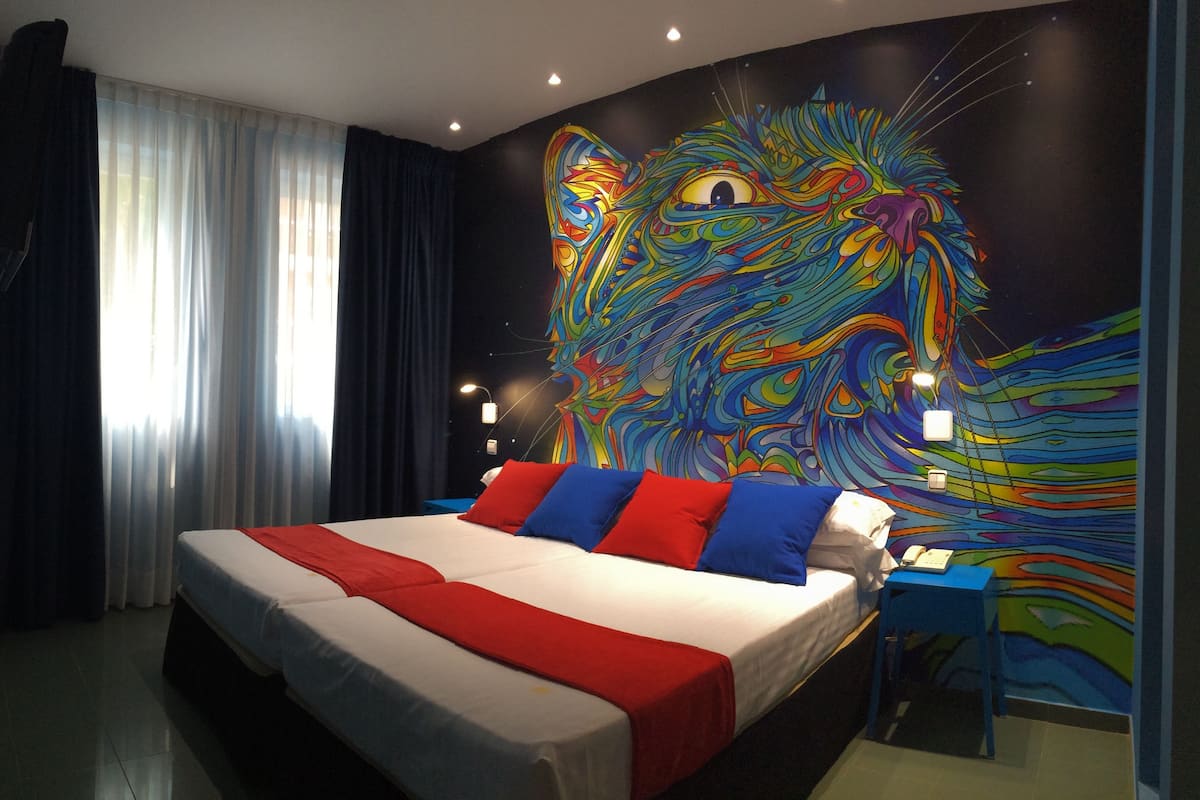 Double Room | Individually decorated, desk, blackout drapes, soundproofing