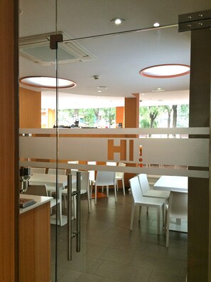 Breakfast area - Hotel Indiana (Pinto)
