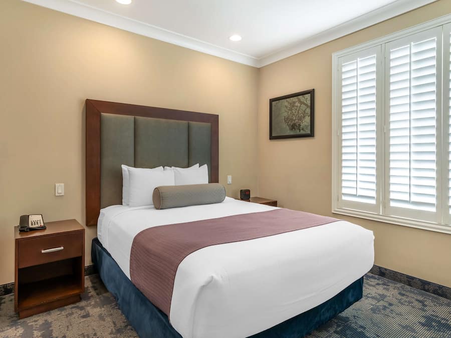Suite, 1 cama de matrimonio con sofá cama, no fumadores, frigorífico y microondas (with Sofabed) | Sábanas de algodón egipcio y ropa de cama de alta calidad