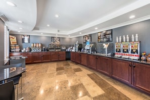 Free daily buffet breakfast  - Best Western Plus Avita Suites (Torrance)