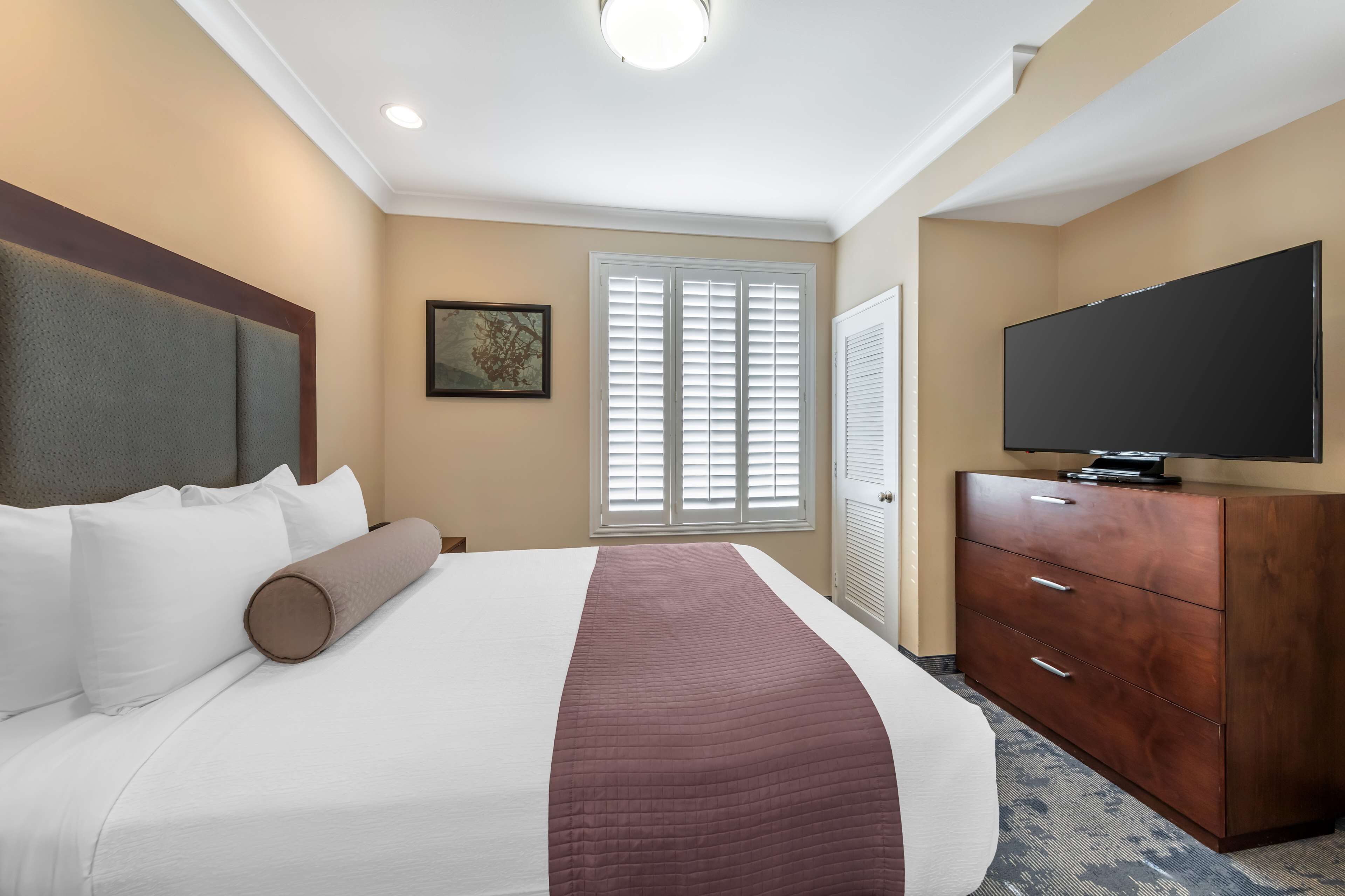 suite, 1 queen bed with sofa bed, non smoking, refrigerator & microwave (with sofabed) | egyptian cotton sheets, premium bedding, pillow-top beds, desk