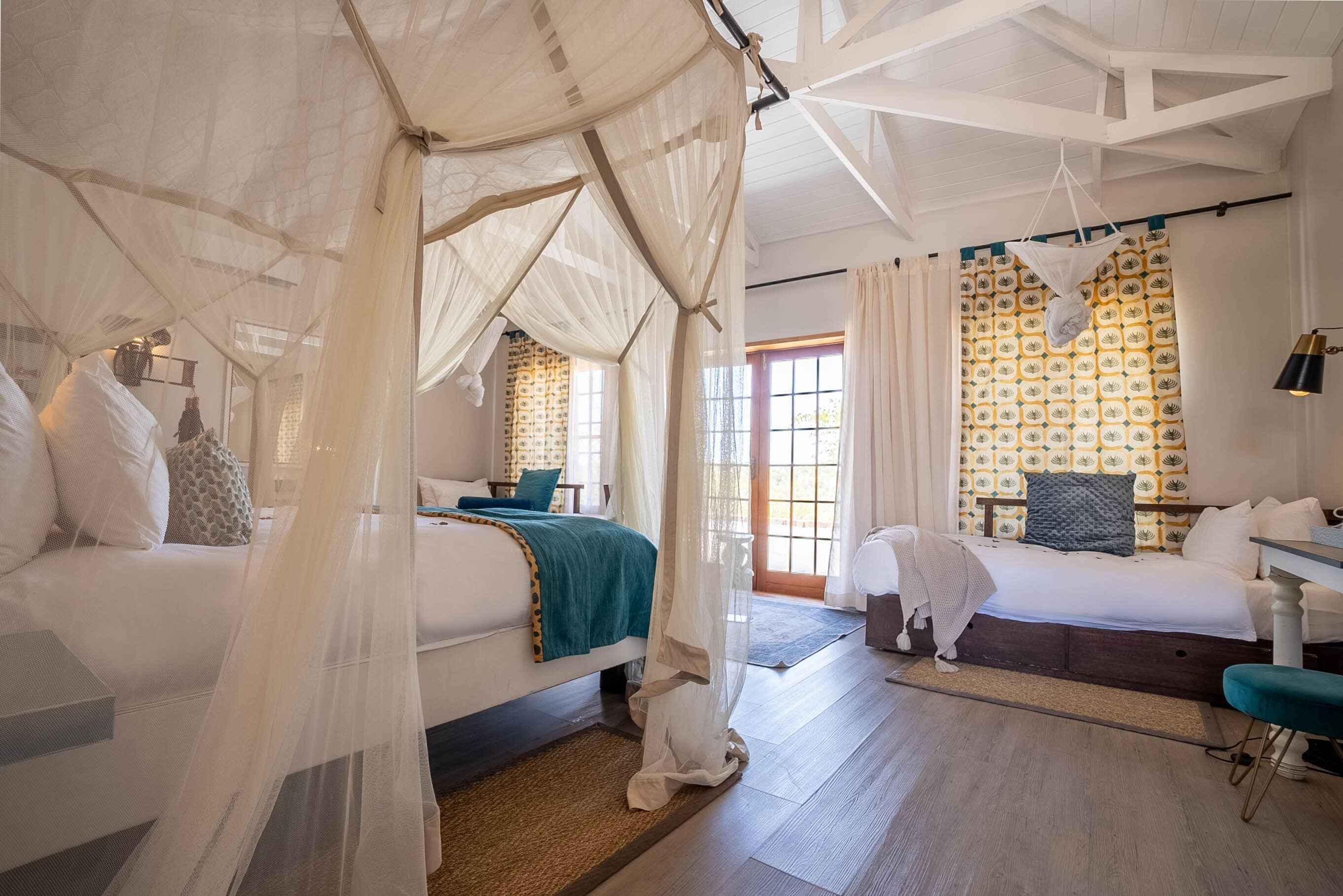 Chambre Familiale | Bureau, espace de travail pour ordinateur portable, draps fournis