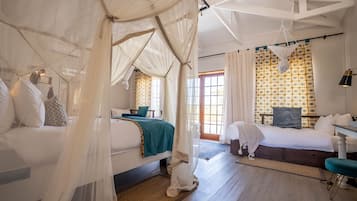 Chambre Familiale | Bureau, espace de travail pour ordinateur portable, draps fournis