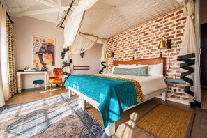 Desk, laptop workspace, bed sheets - Etosha Safari Lodge (Okaukuejo)