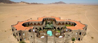 Le Mirage Resort and Spa