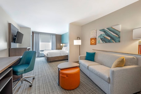 Premium bedding, pillowtop beds, in-room safe, desk