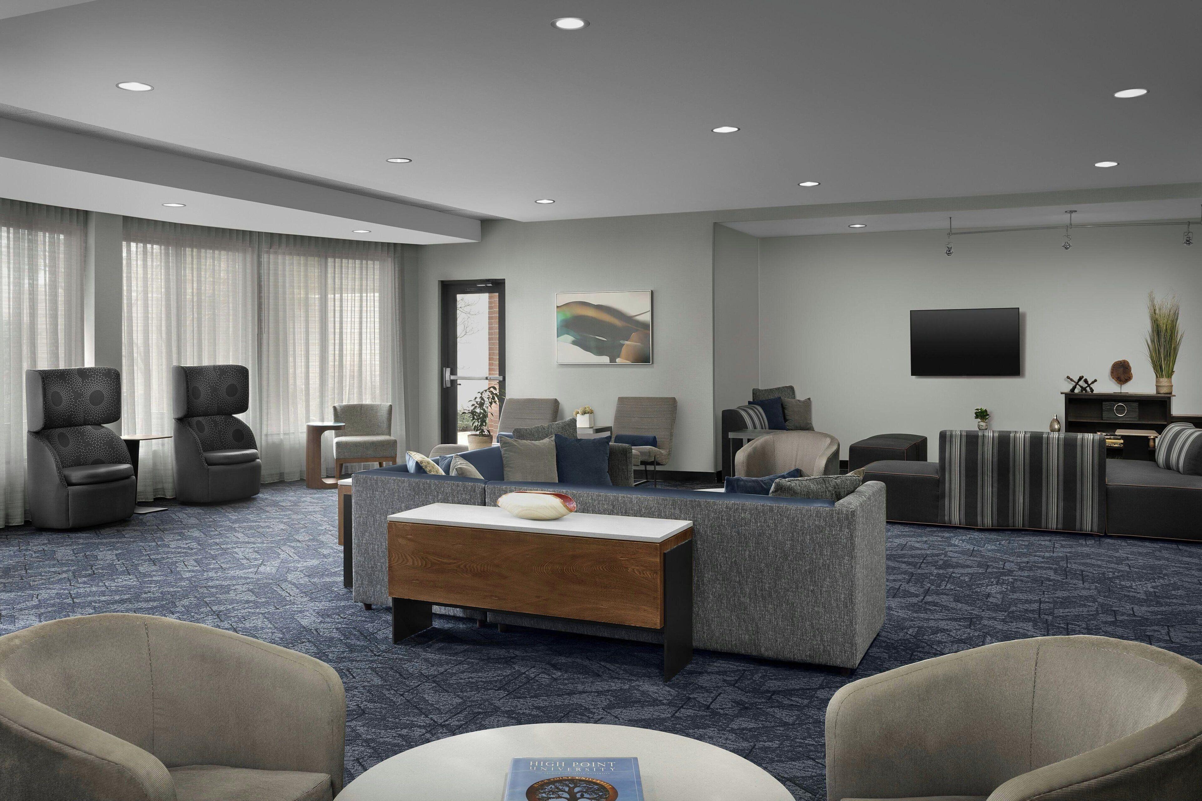 Lobby lounge