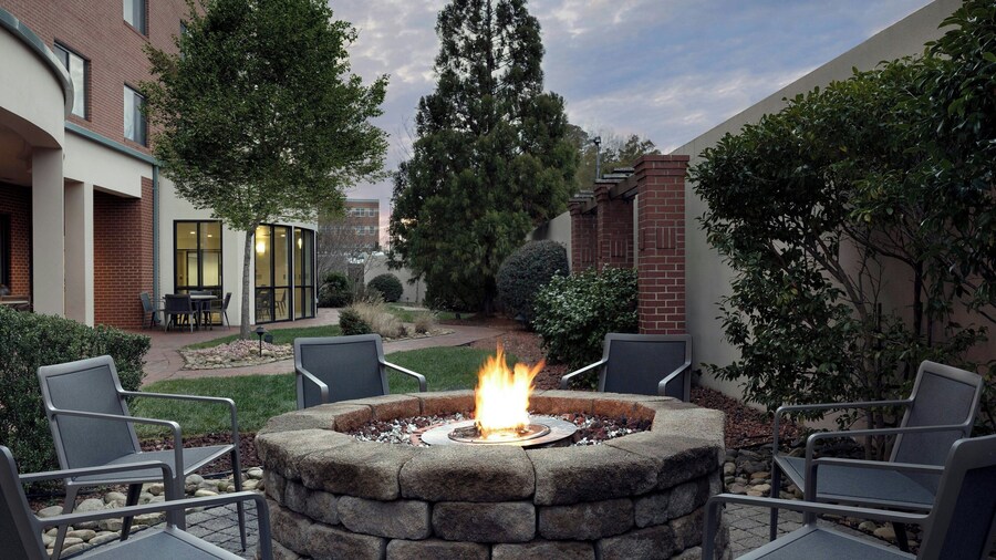 Courtyard by Marriott Greensboro Airport