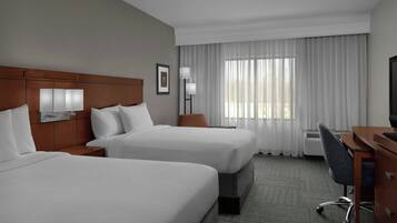 Sengetøy av topp kvalitet, senger med overmadrass og skrivebord