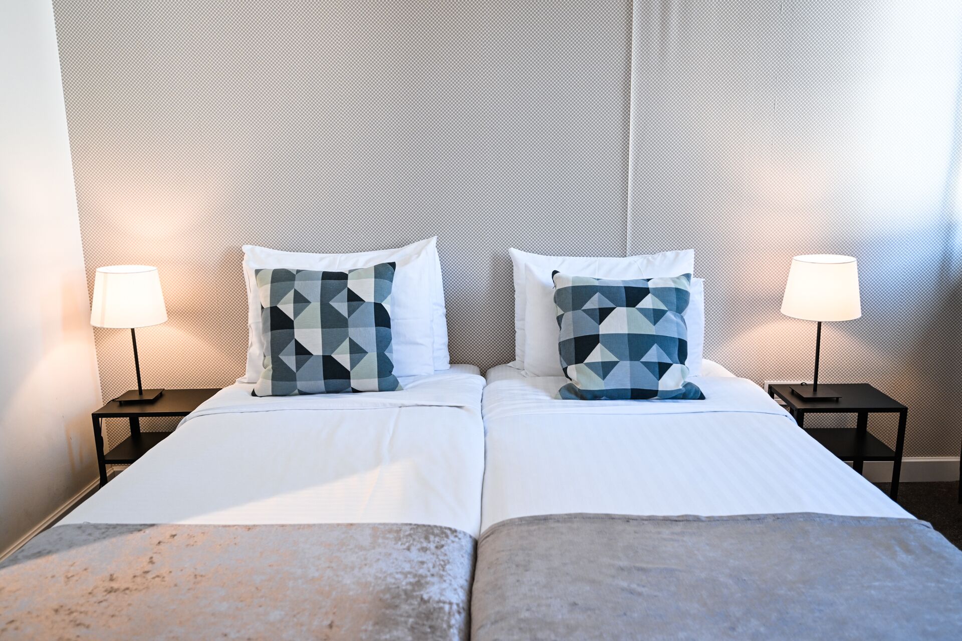 deluxe room | 1 bedroom, premium bedding, minibar, in-room safe