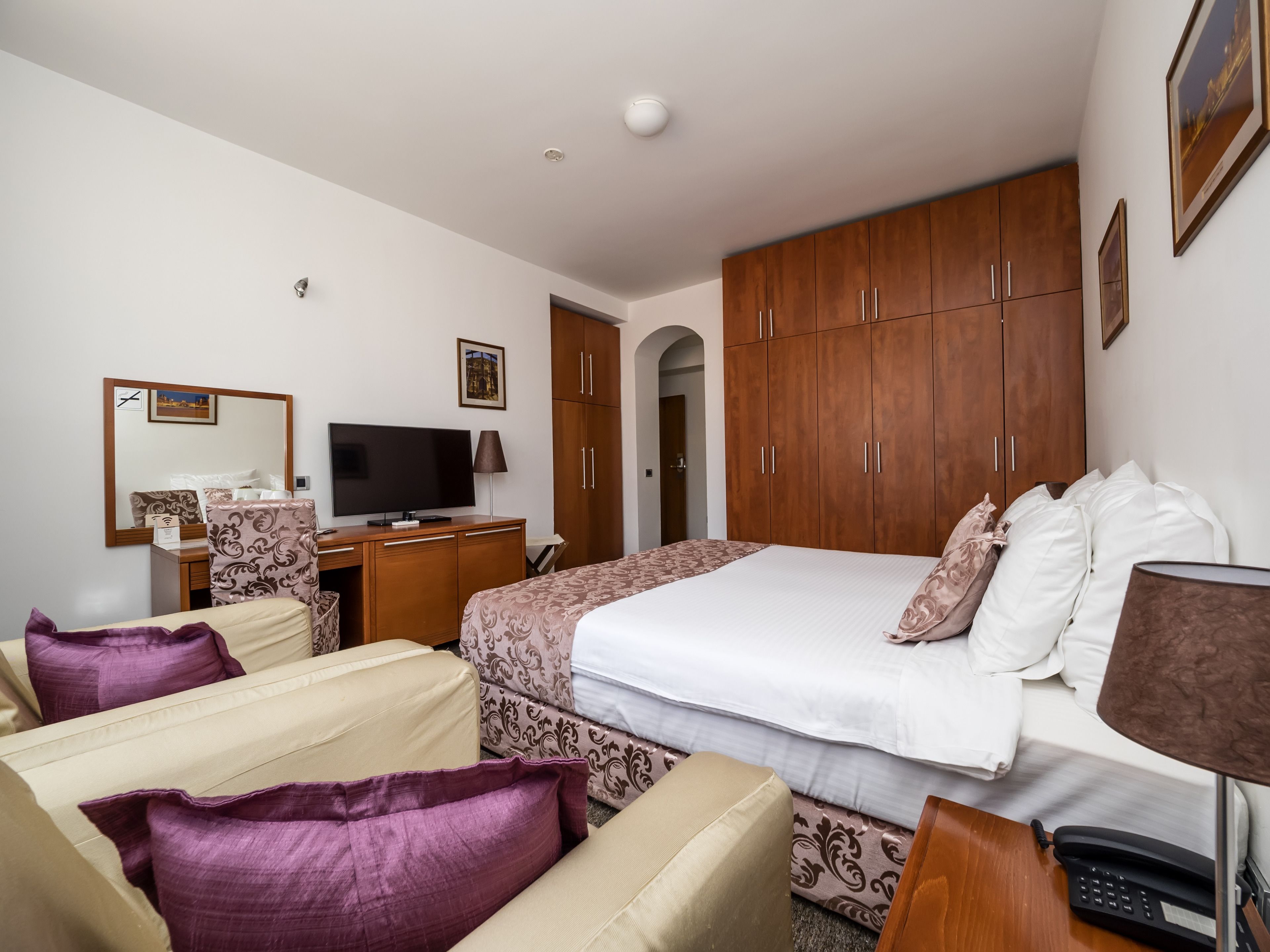 gallery room | 1 bedroom, premium bedding, minibar, in-room safe