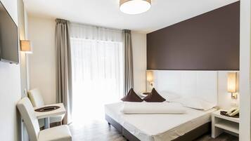 Doppia Standard | Minibar, una cassaforte in camera, Wi-Fi gratuito, lenzuola