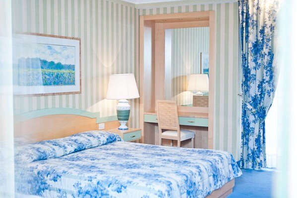 Minibar, in-room safe, free WiFi, bed sheets