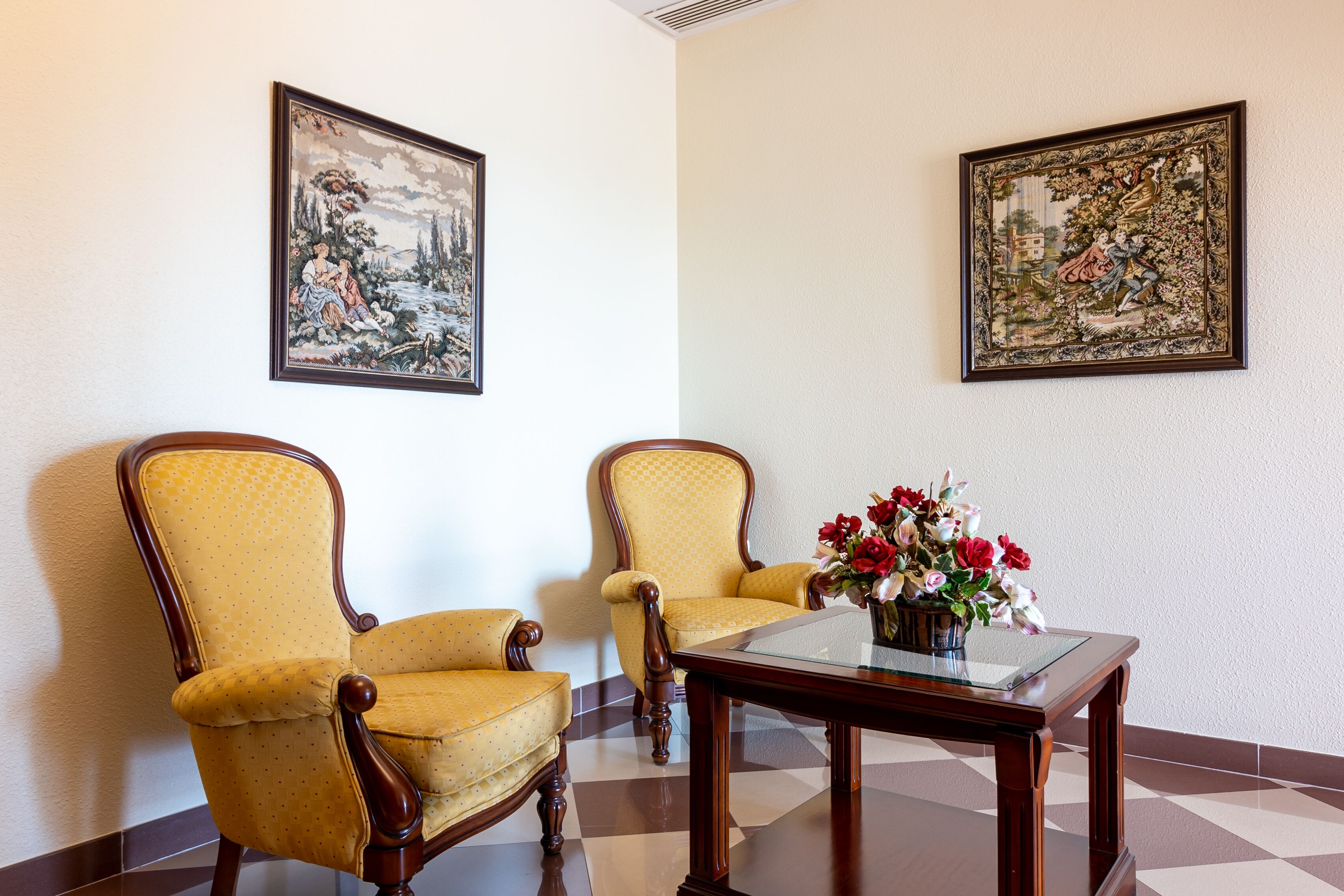 suite | 1 bedroom, select comfort beds, minibar, in-room safe