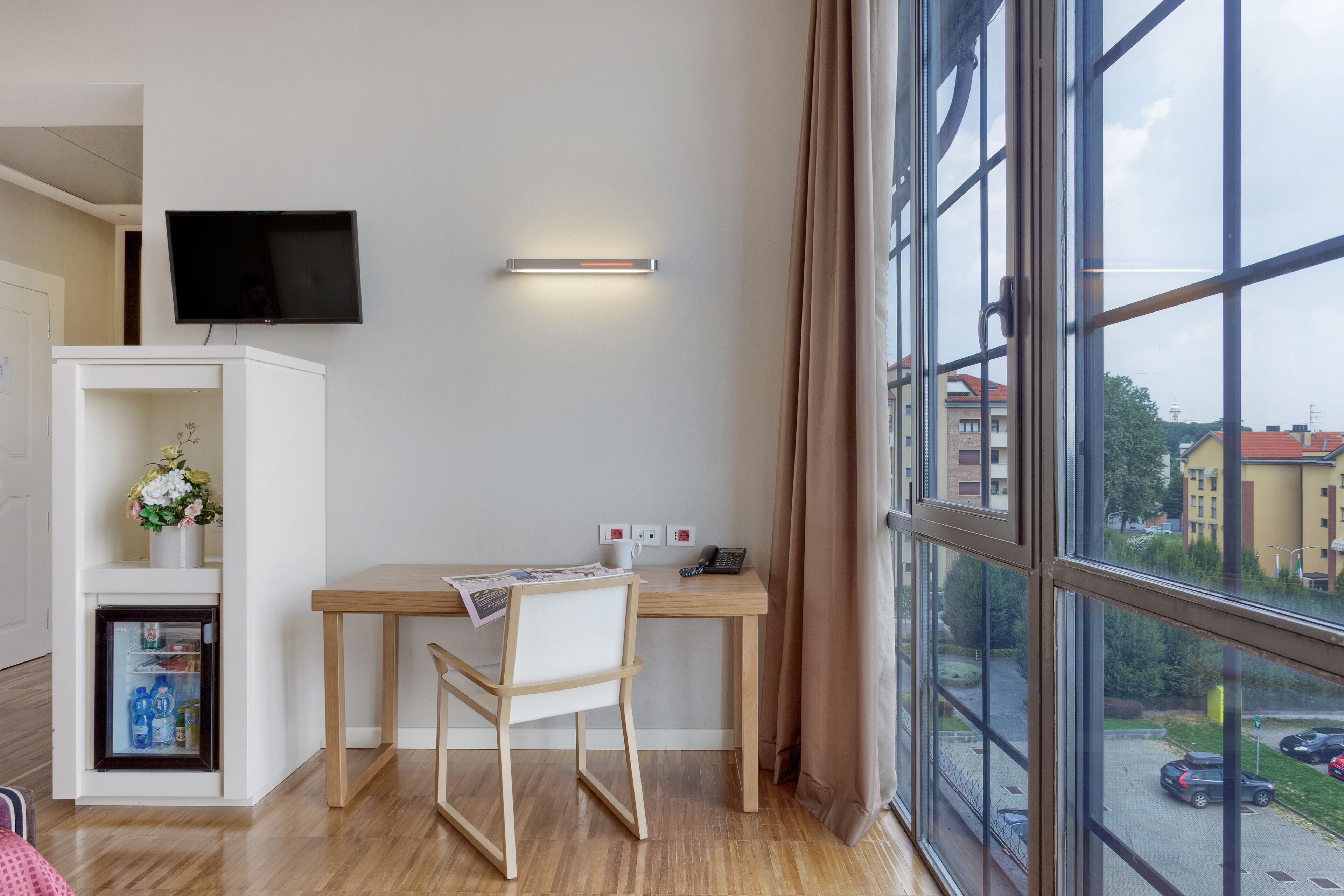 executive room, 1 king bed | 1 bedroom, premium bedding, down duvets, minibar