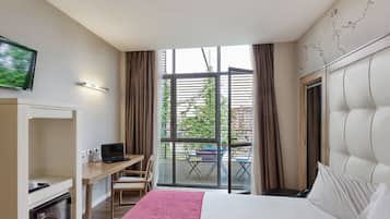 Chambre Confort, balcon | Literie de qualité supérieure, couette en duvet d'oie, minibar