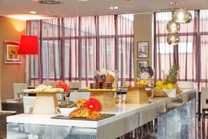 Free daily buffet breakfast - Italiana Hotels Milan Rho Fair (Rho)