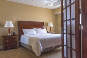Deluxe Suite, 1 King Bed | Iron/ironing board, free cribs/infant beds, free WiFi, bed sheets - Hilton Garden Inn Bangor (Bangor)