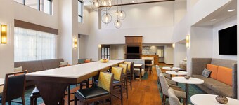 Hampton Inn & Suites Savannah-Airport