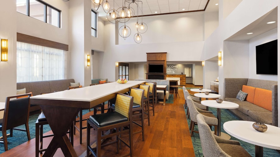 Hampton Inn & Suites Savannah-Airport