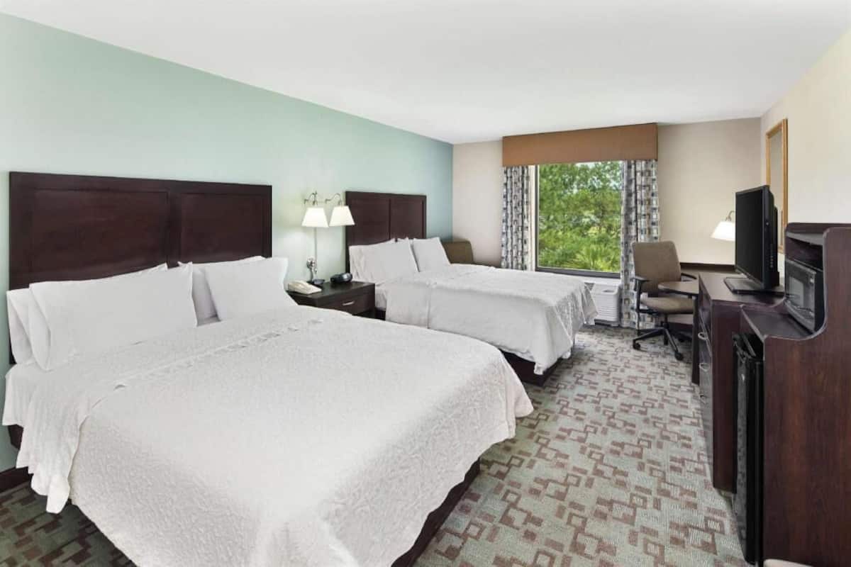 Iron/ironing board, free WiFi, bed sheets, alarm clocks