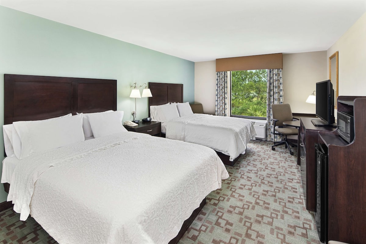 Iron/ironing board, free WiFi, bed sheets, alarm clocks