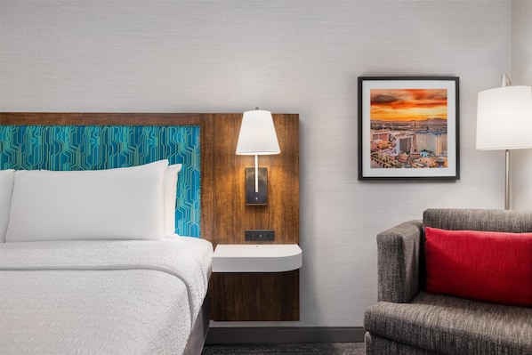 Free cots/infant beds, free rollaway beds, free WiFi, bed sheets - Hampton Inn Las Vegas North Speedway (North Las Vegas)