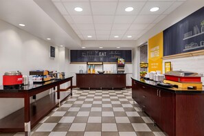 Free daily buffet breakfast - Hampton Inn Las Vegas North Speedway (North Las Vegas)