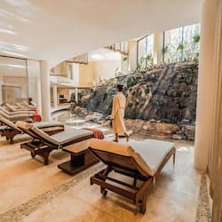 Couples treatment rooms, sauna, hot tub, steam room, body treatments