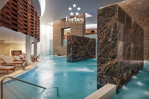 Couples treatment room(s), sauna, hot tub, steam room, body treatments