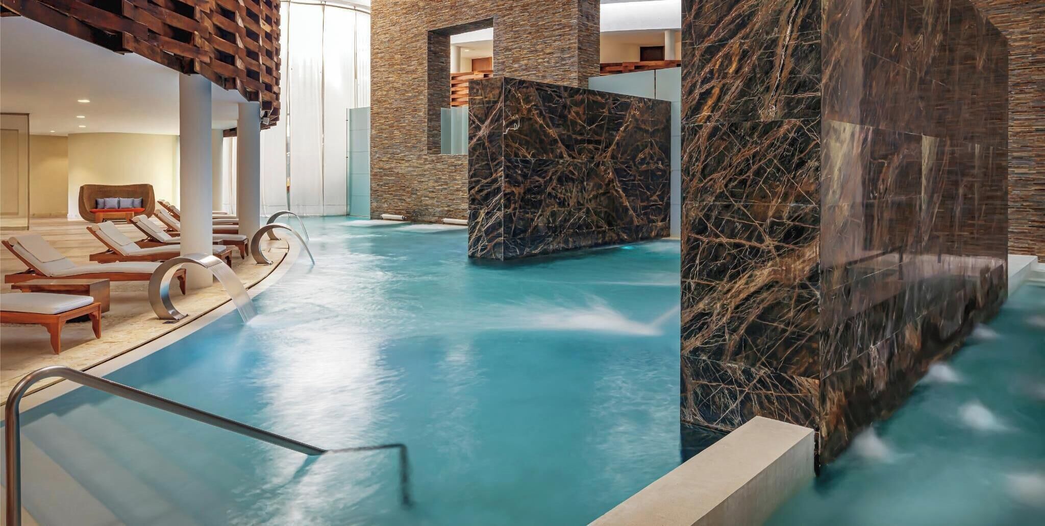 Couples treatment rooms, sauna, hot tub, steam room, body treatments