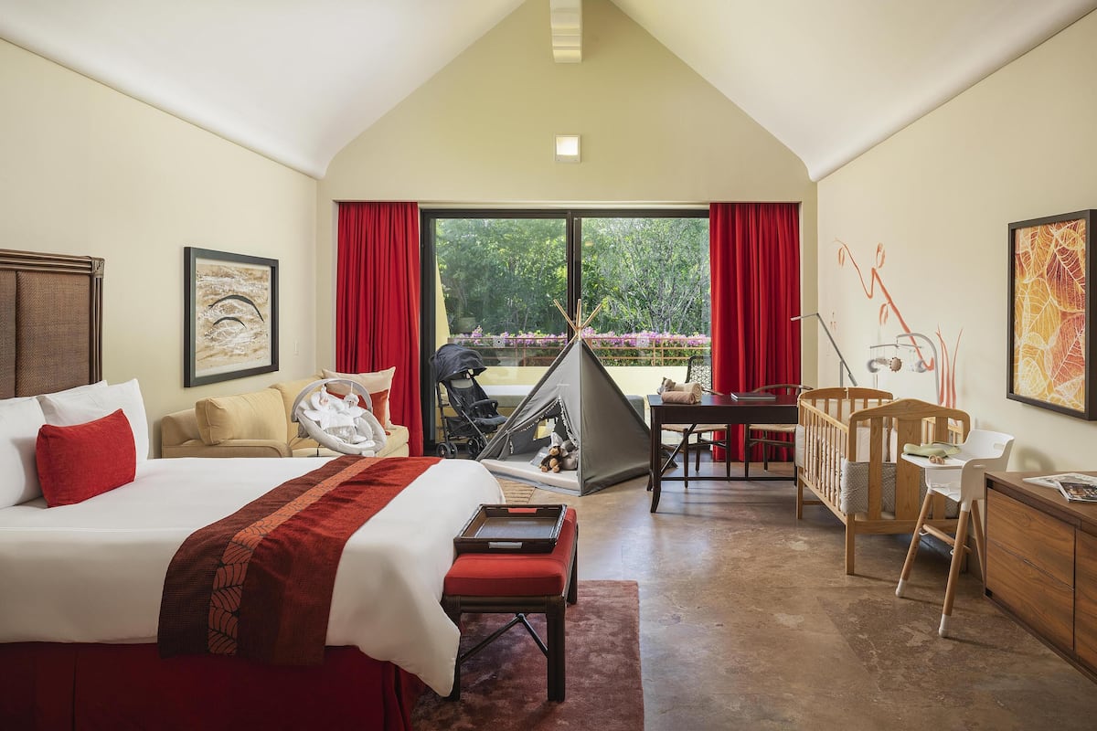 Zen Grand Two Bedroom Family Suite Nature View | 고급 침구, 오리/거위털 이불, 필로우탑 침대, 무료 미니바