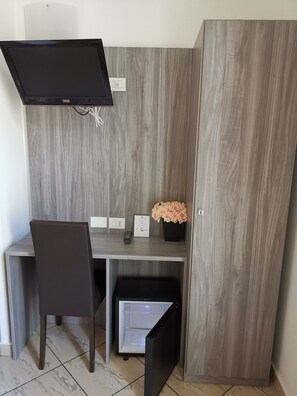 Memory-foam beds, minibar, desk, blackout curtains