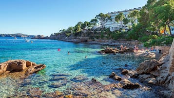 En la playa, buceo y paseos en botes de motor 