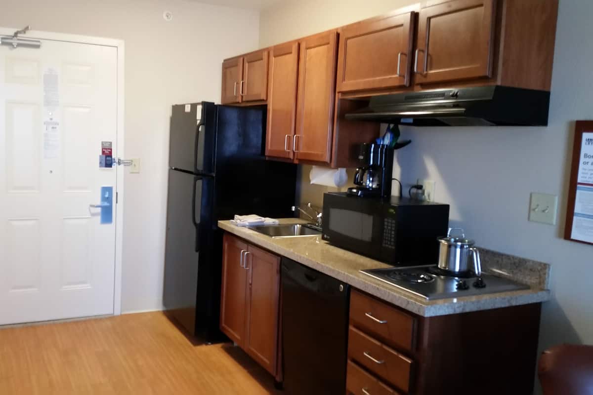 premium bedding, down duvets, pillow-top beds, in-room safe