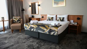 Superior Double Room | Minibar, in-room safe, desk, soundproofing - Hotel Karpos (Skopje)