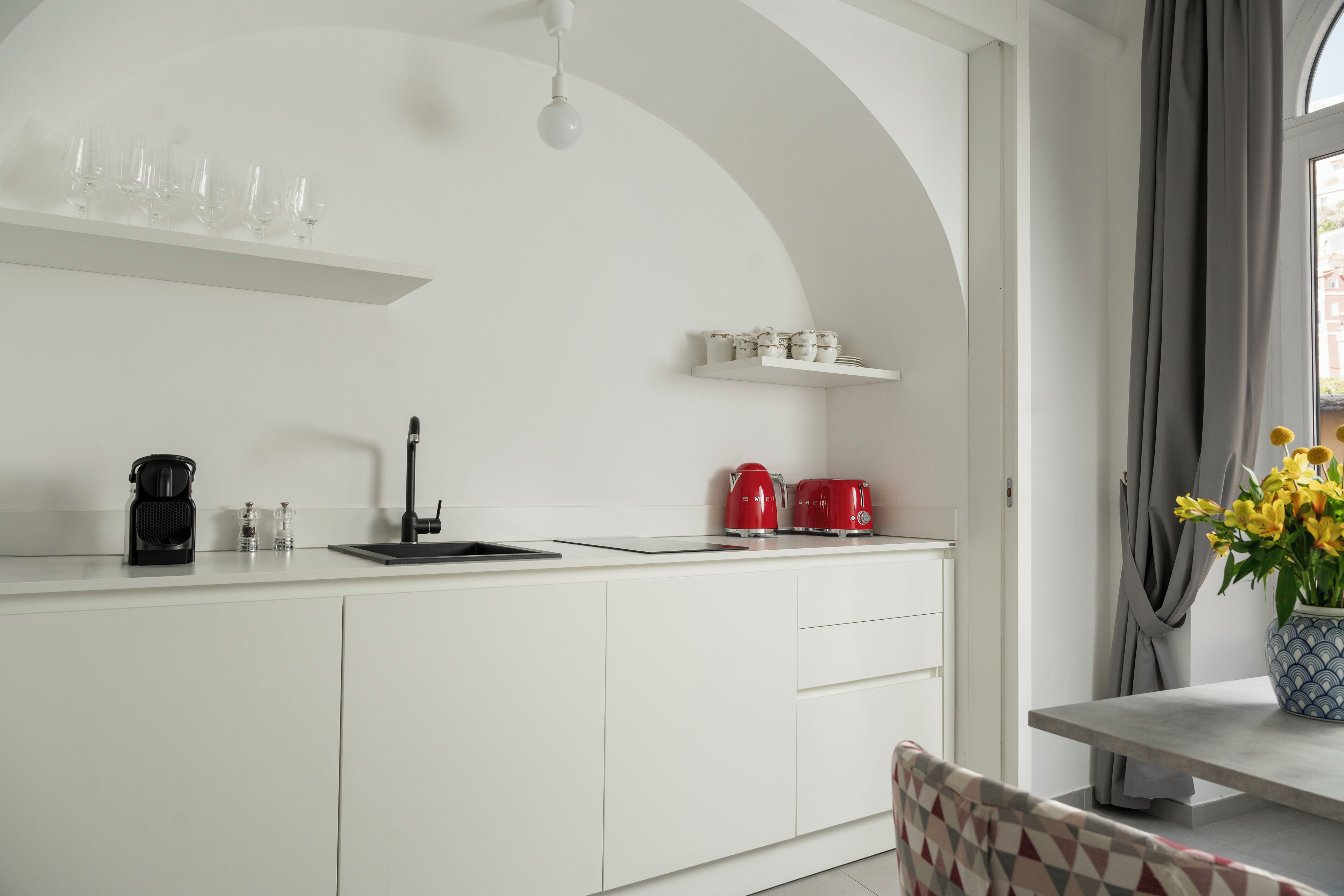 apartment | 1 bedroom, minibar, in-room safe, individually decorated