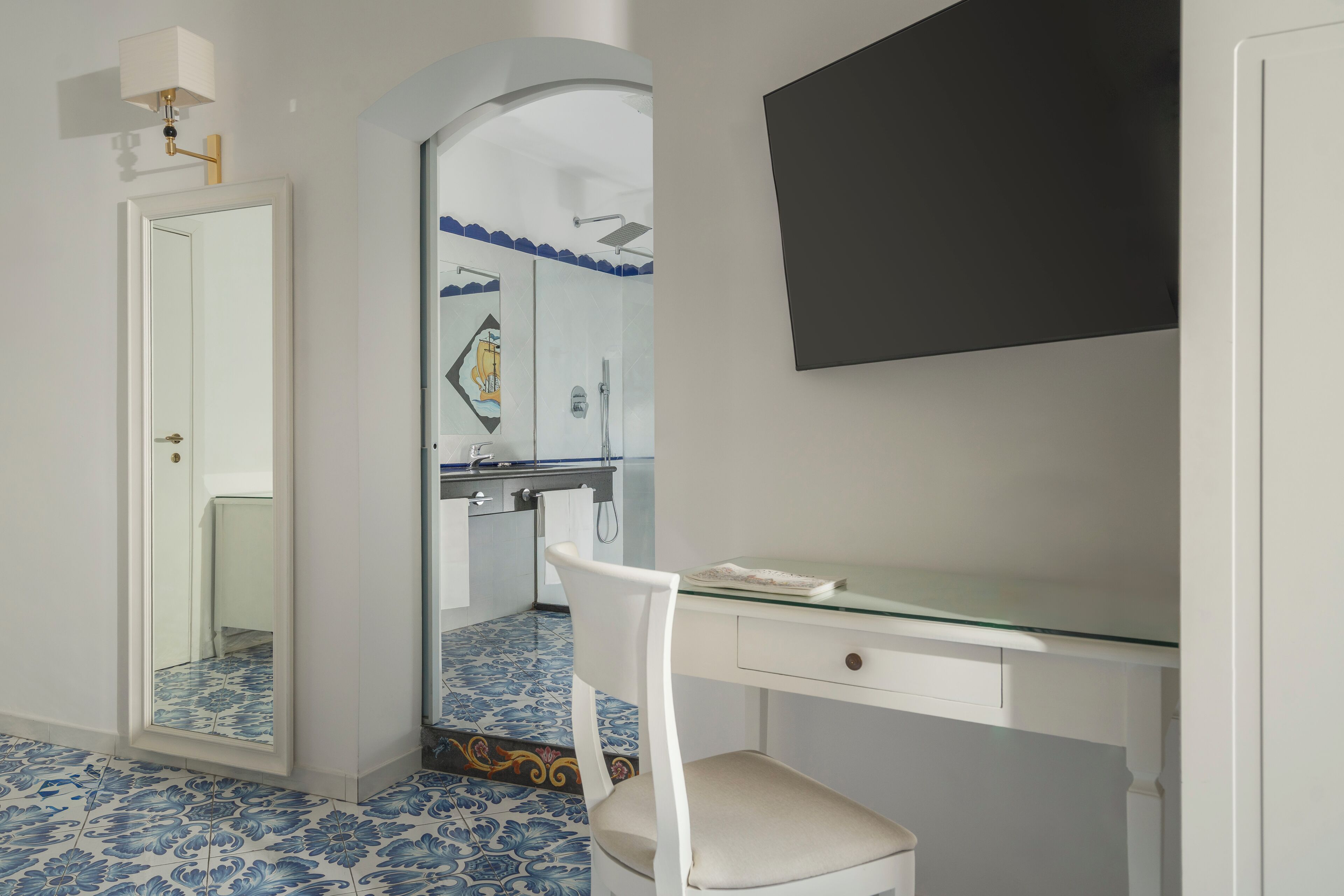 triple room | bathroom | free toiletries, hair dryer, slippers, towels