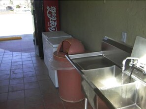 Interior detail - Mountain View Motel (Bishop)